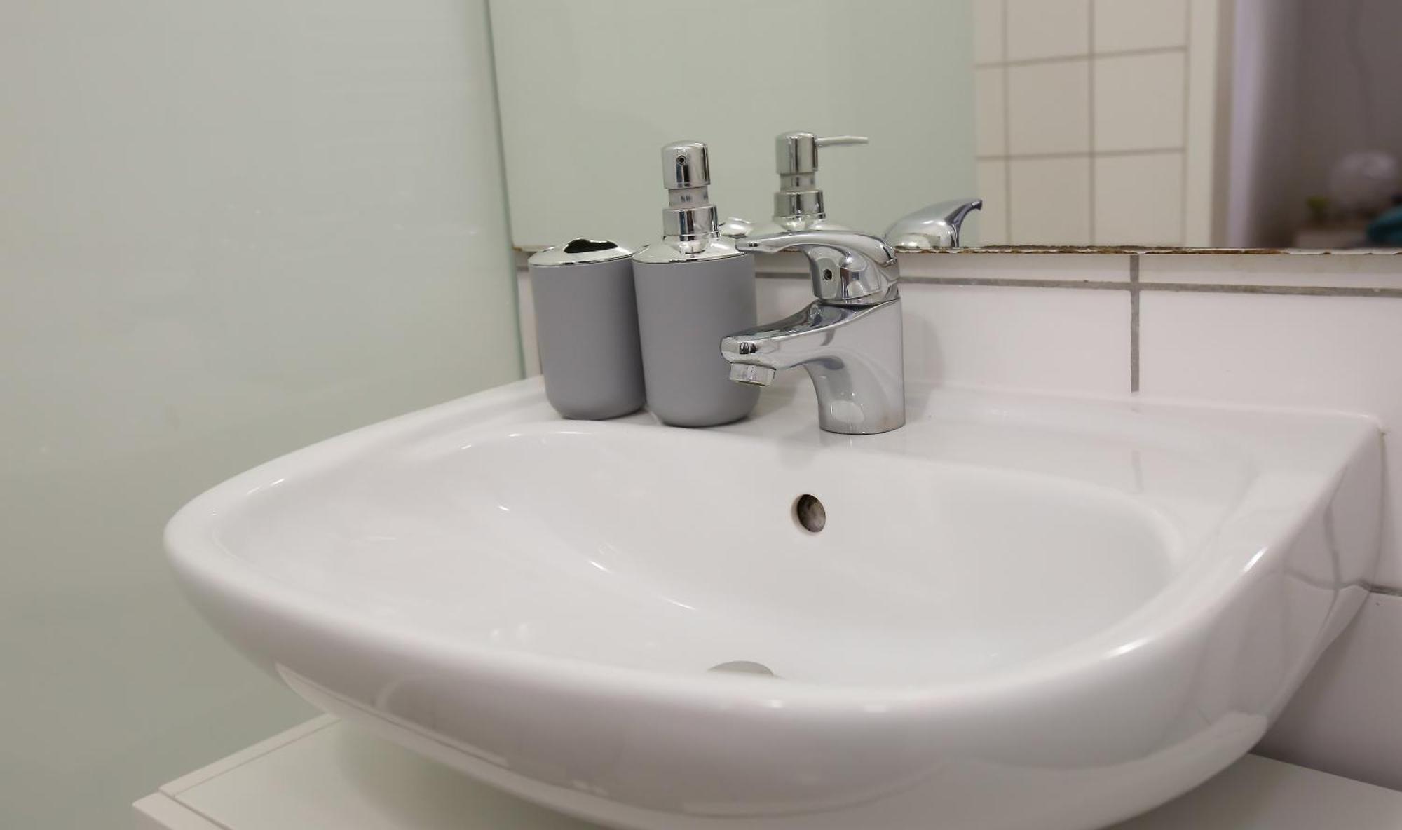 Appartement Downtown Bliss Modern Retreat With Free Parking And Fast Internet 600 Mbits à Vienne Extérieur photo