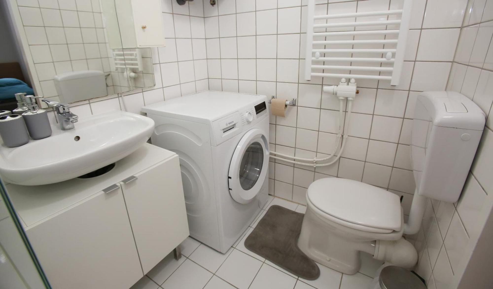 Appartement Downtown Bliss Modern Retreat With Free Parking And Fast Internet 600 Mbits à Vienne Extérieur photo