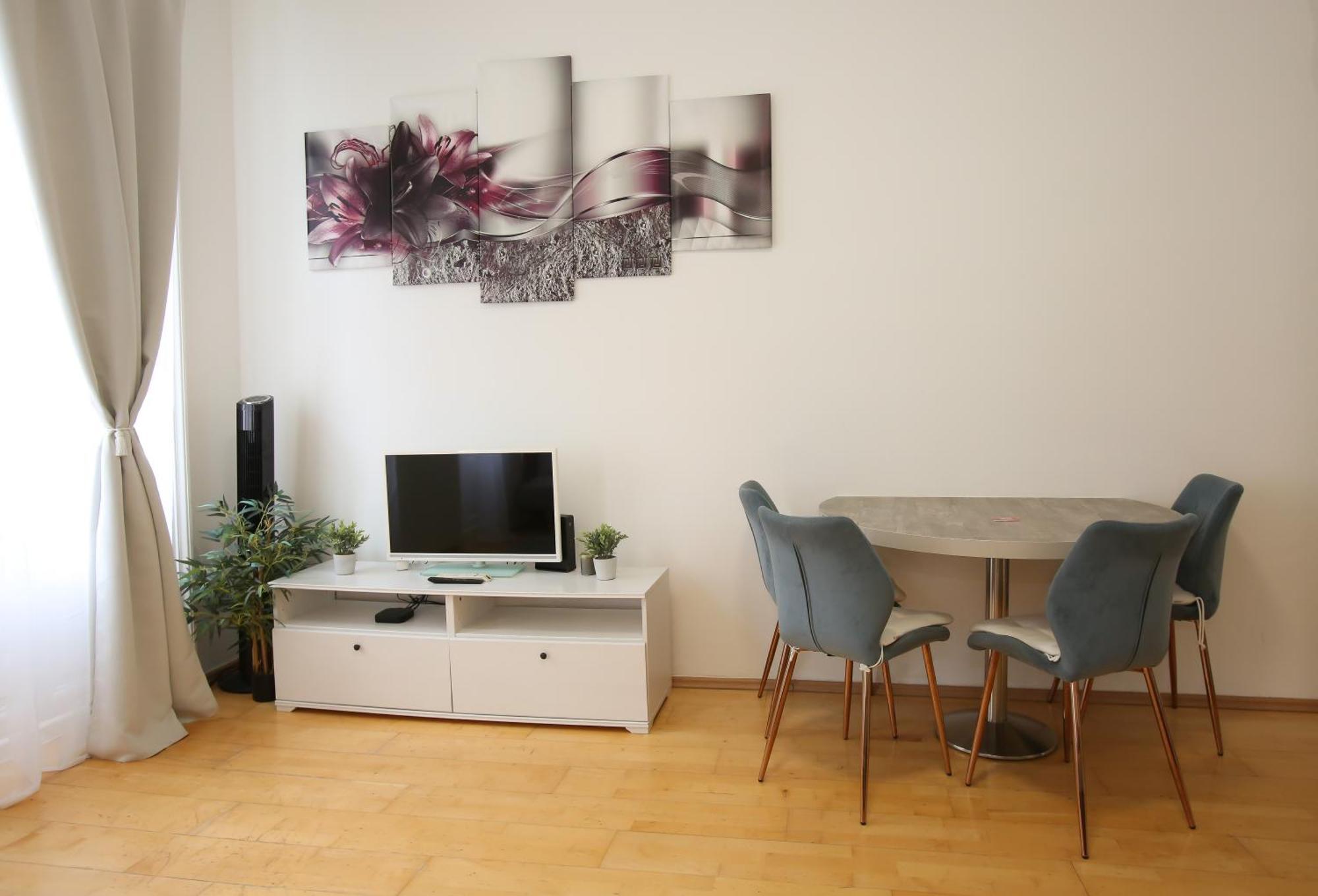 Appartement Downtown Bliss Modern Retreat With Free Parking And Fast Internet 600 Mbits à Vienne Extérieur photo